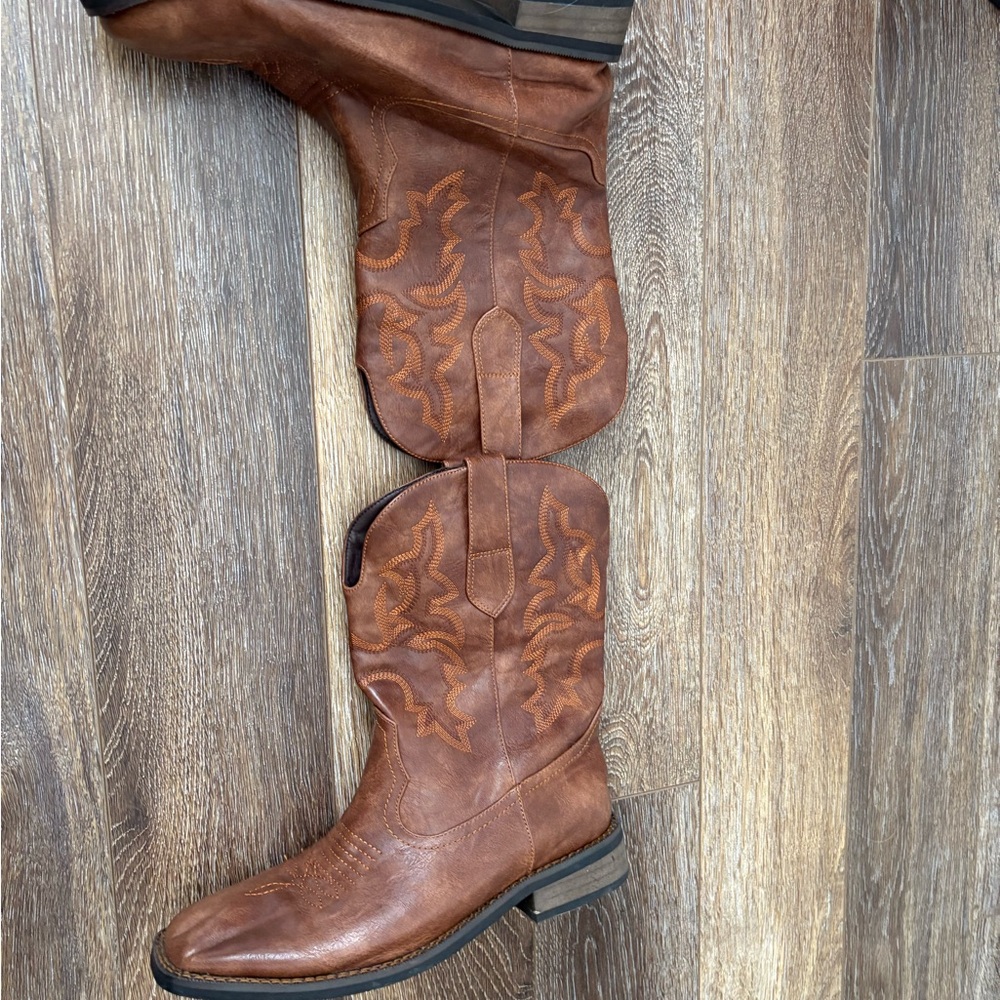 Men's Brown Western Cowboy Boots with Decorative Stitching - Picture 14 of 14